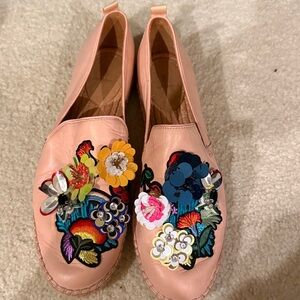 Bill Blass Sutton Pink Espadrille Flats (NWOT) size 9.5